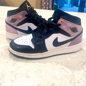 Air Jordans mids